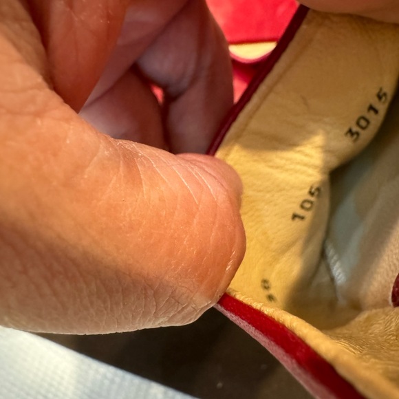 Authentic Gucci indoor slippers with case - Picture 9 of 13